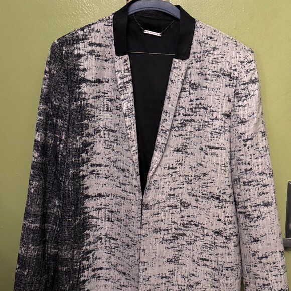 Elie Tahari • Black and White Blazer Textured - Picture 4 of 5